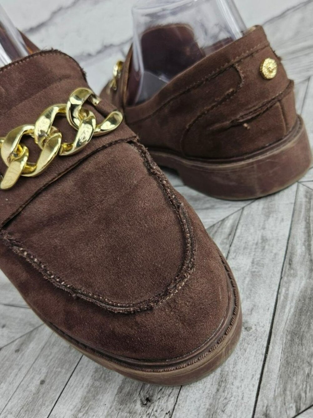Anne Klein Brown Suede Loafers with Gold Chain Accent Womens 9 Academia Shoes